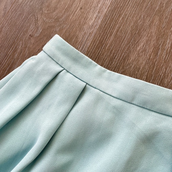 Uniqlo spring skirt 🌸👗 - Picture 2 of 2